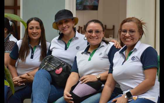 VISITA A AGUA DE DIOS